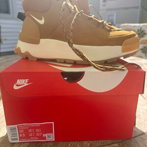 Nike Tan Sneakers Brand New with box